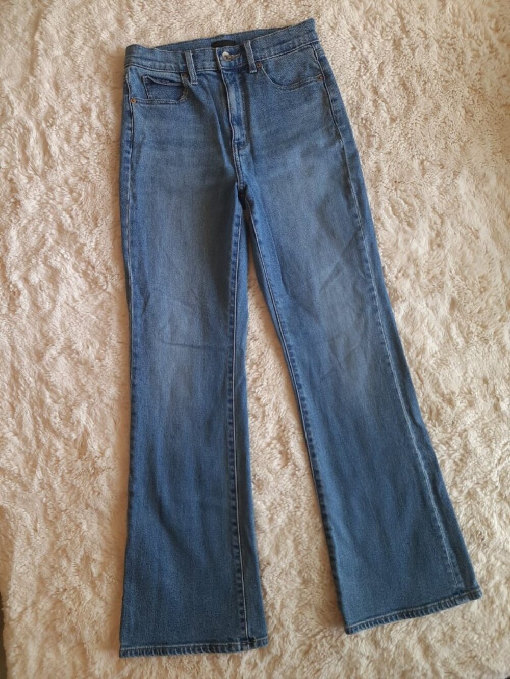 UNIQLO High-Rise Slim Flared Jeans - Size 23 / 58.5cm (NWOT)